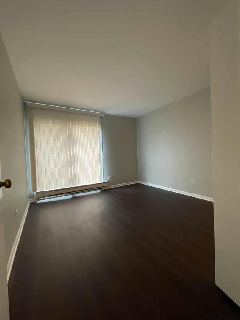 202 N Waters Edge Drive #201, Glendale Heights, IL 60139