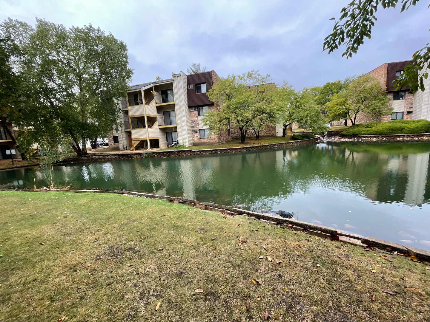 202 N Waters Edge Drive #201, Glendale Heights, IL 60139