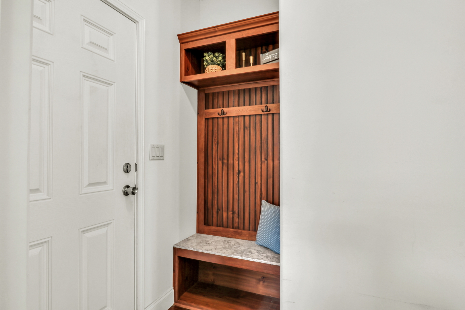 305 Legacy Court, Grayslake, IL 60030