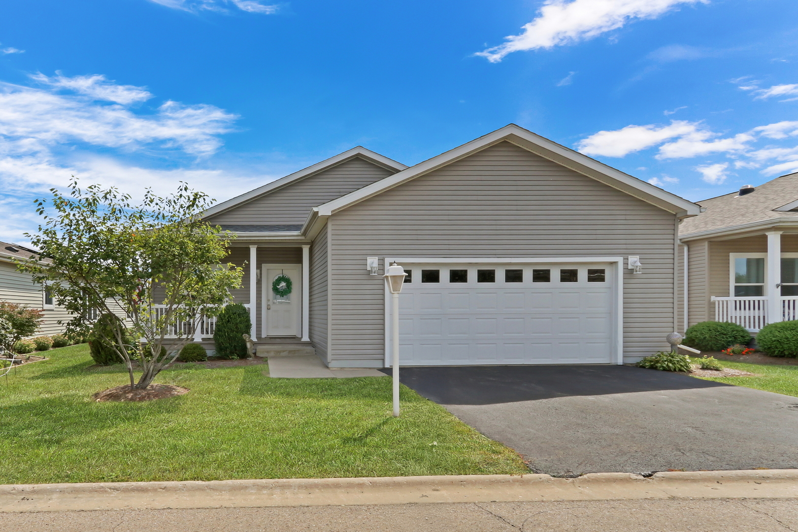 305 Legacy Court, Grayslake, IL 60030