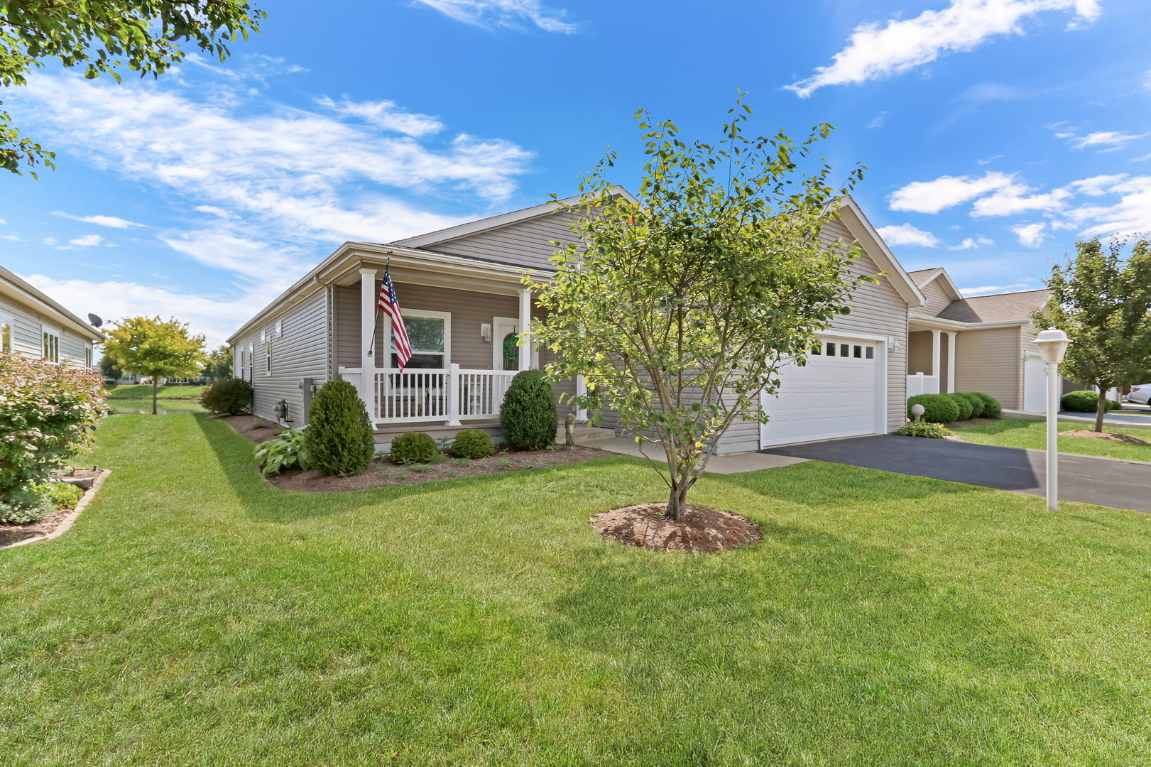 305 Legacy Court, Grayslake, IL 60030