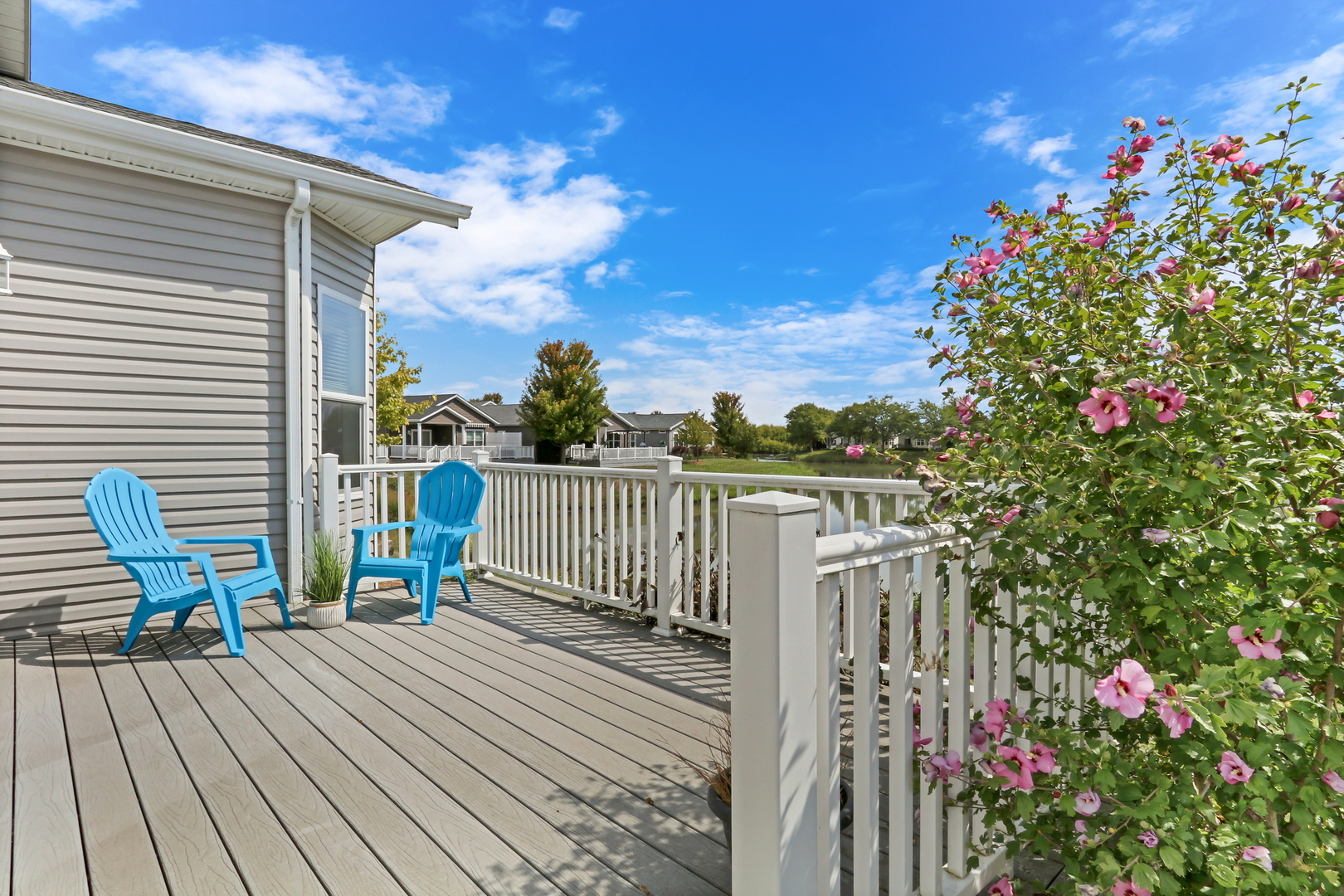 305 Legacy Court, Grayslake, IL 60030