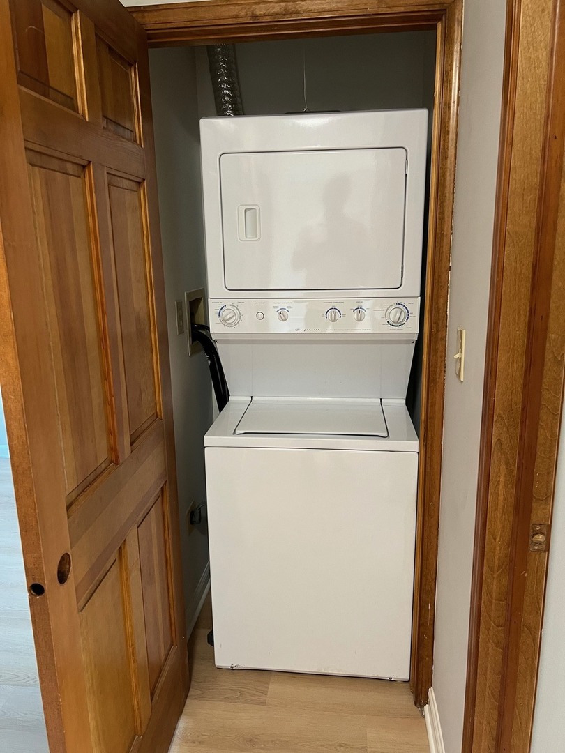 131 Newberry Avenue #1N, Libertyville, IL 60048