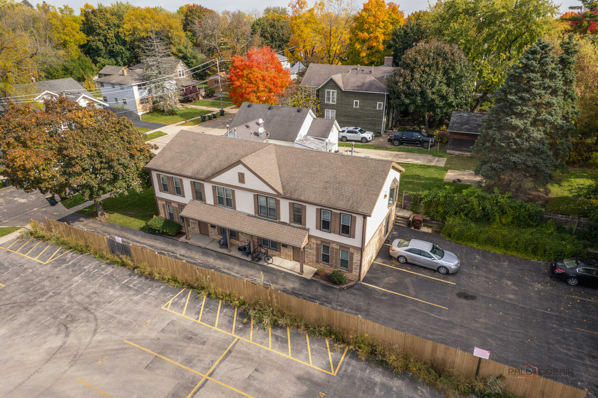 131 Newberry Avenue #1N, Libertyville, IL 60048