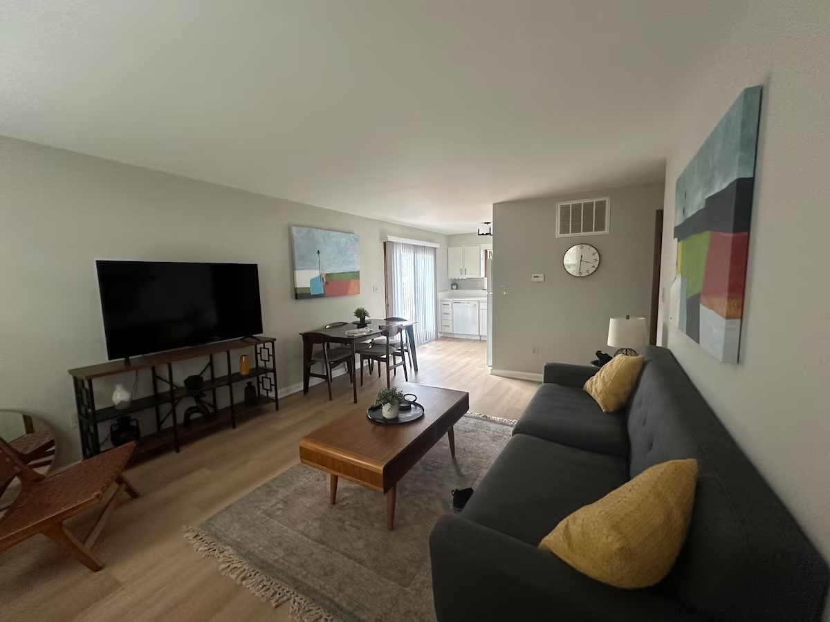 131 Newberry Avenue #1N, Libertyville, IL 60048