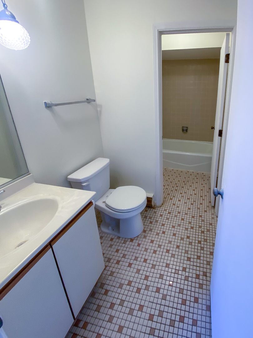 661 Briar Hill Lane #5, Addison, IL 60101