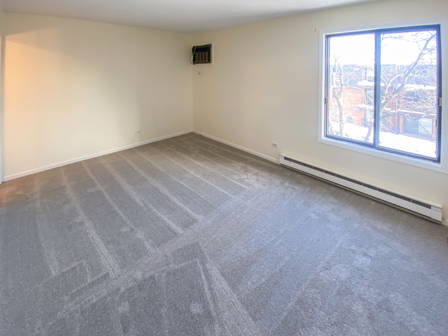 661 Briar Hill Lane #5, Addison, IL 60101