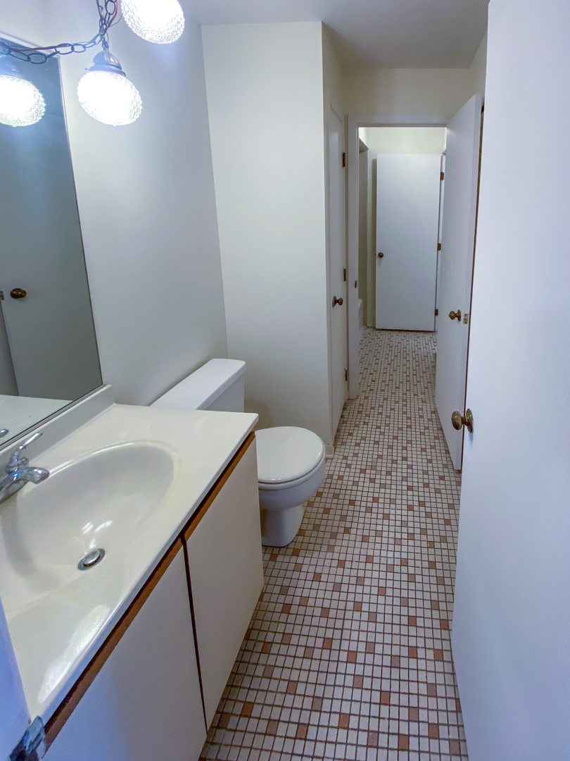 661 Briar Hill Lane #5, Addison, IL 60101