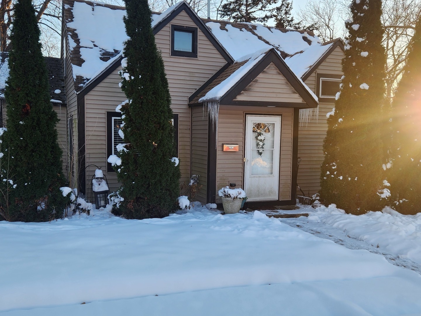 328 Clifton Drive, Round Lake Park, IL 60073