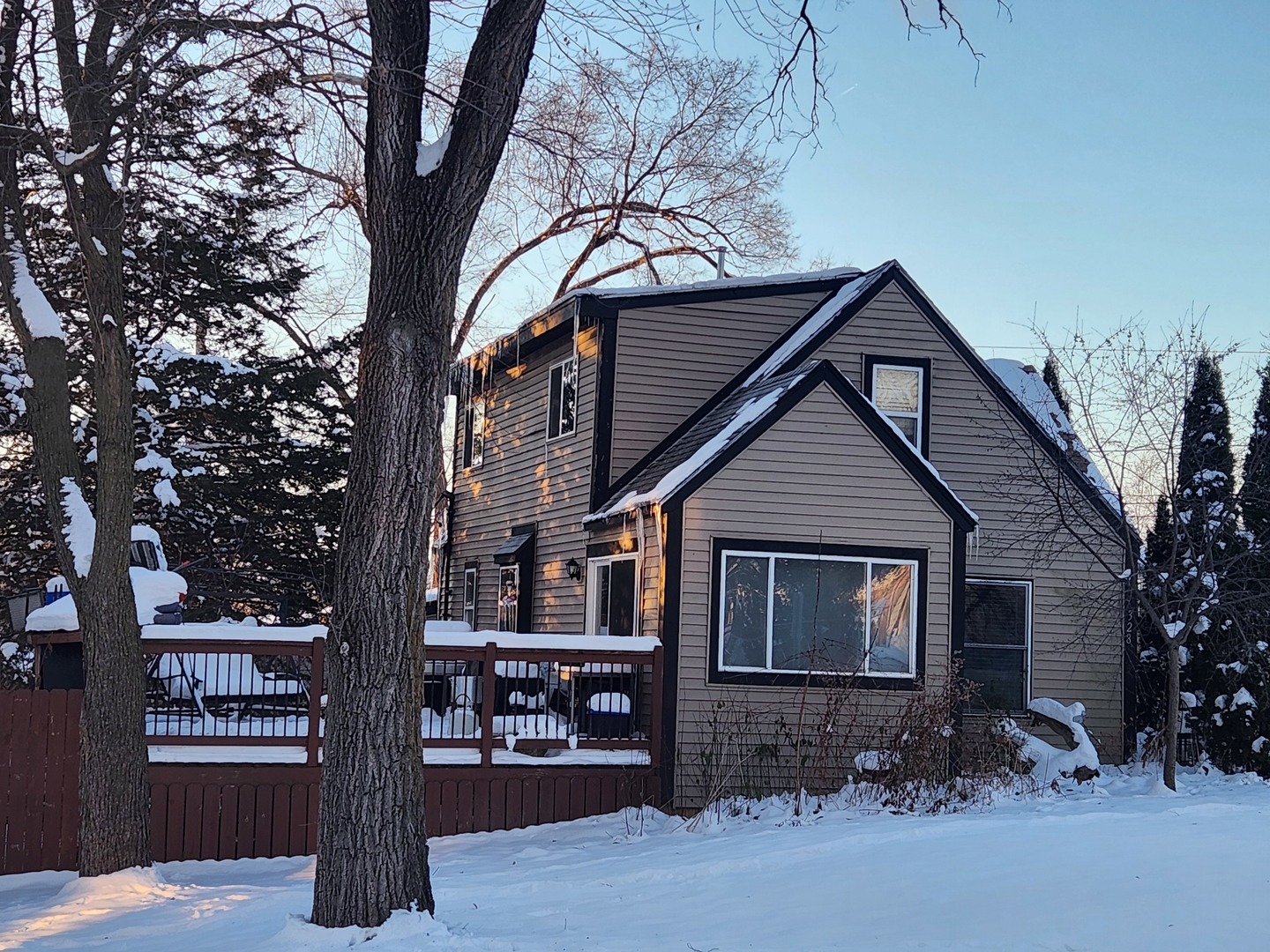 328 Clifton Drive, Round Lake Park, IL 60073