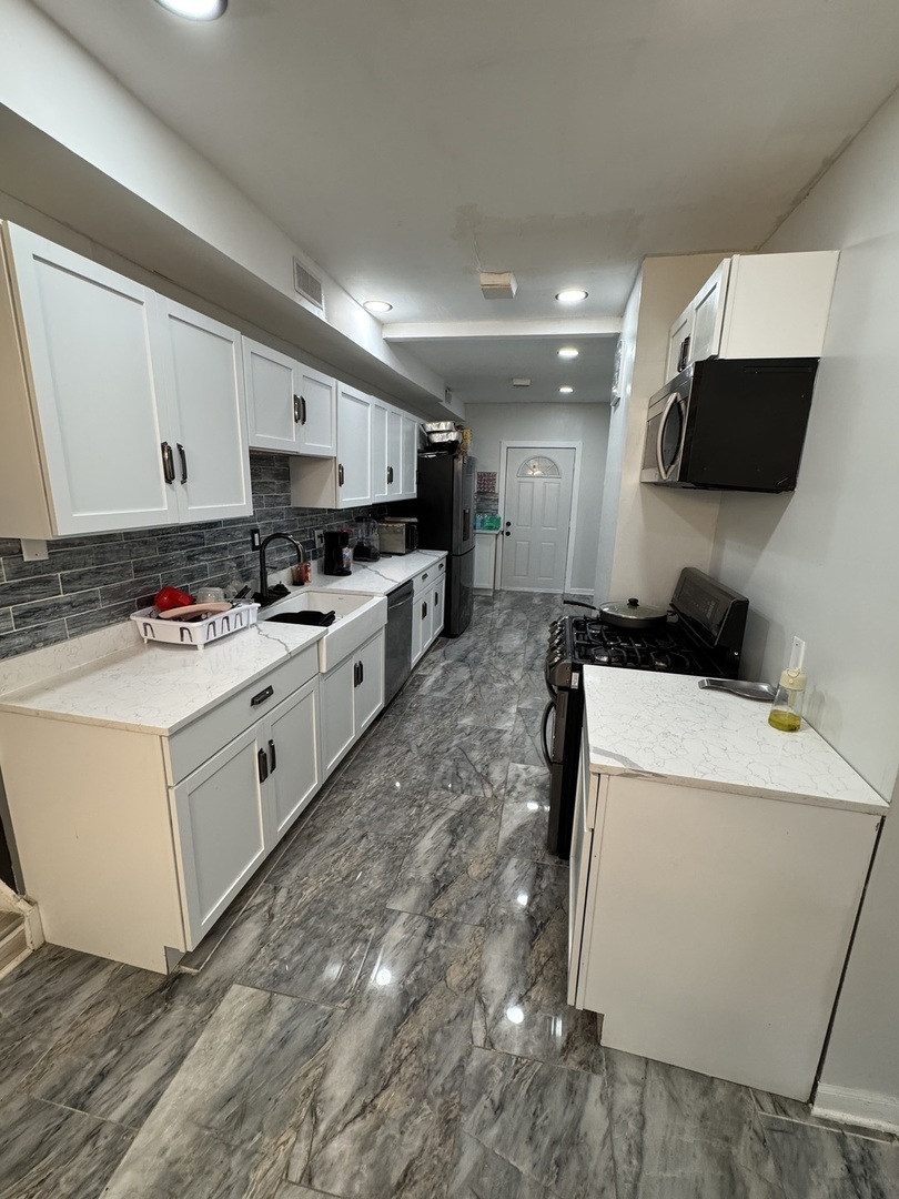 13910 Lincoln Avenue, Dolton, IL 60419