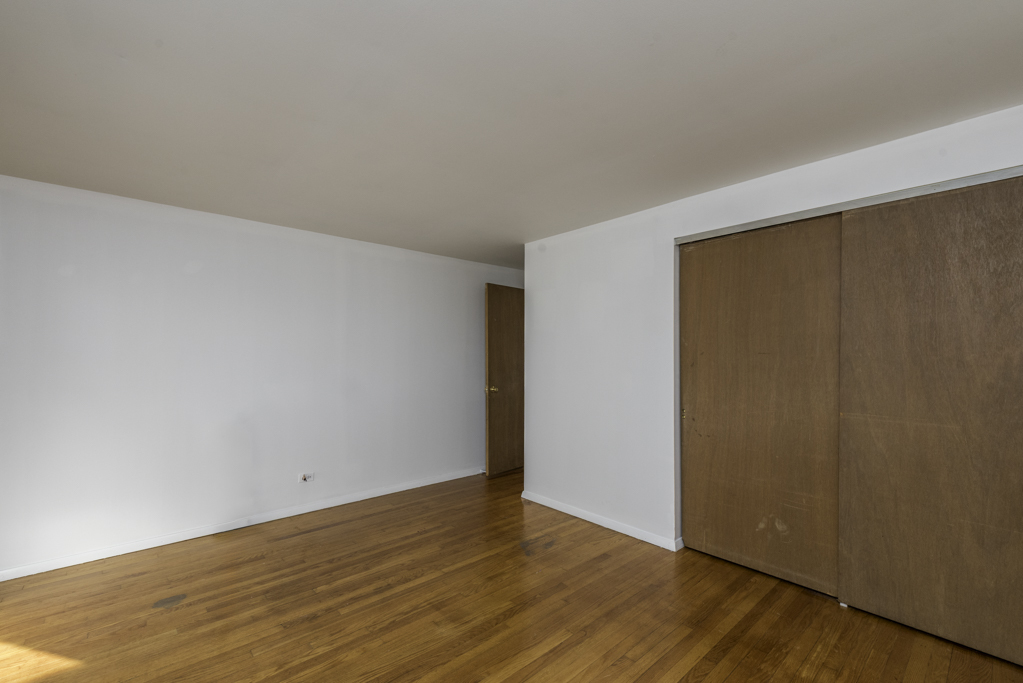 1607 N Channel Drive, Round Lake Beach, IL 60073