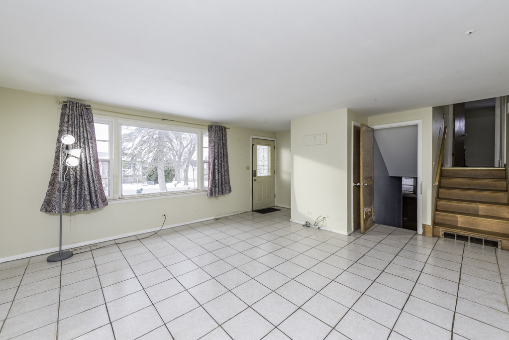 1607 N Channel Drive, Round Lake Beach, IL 60073