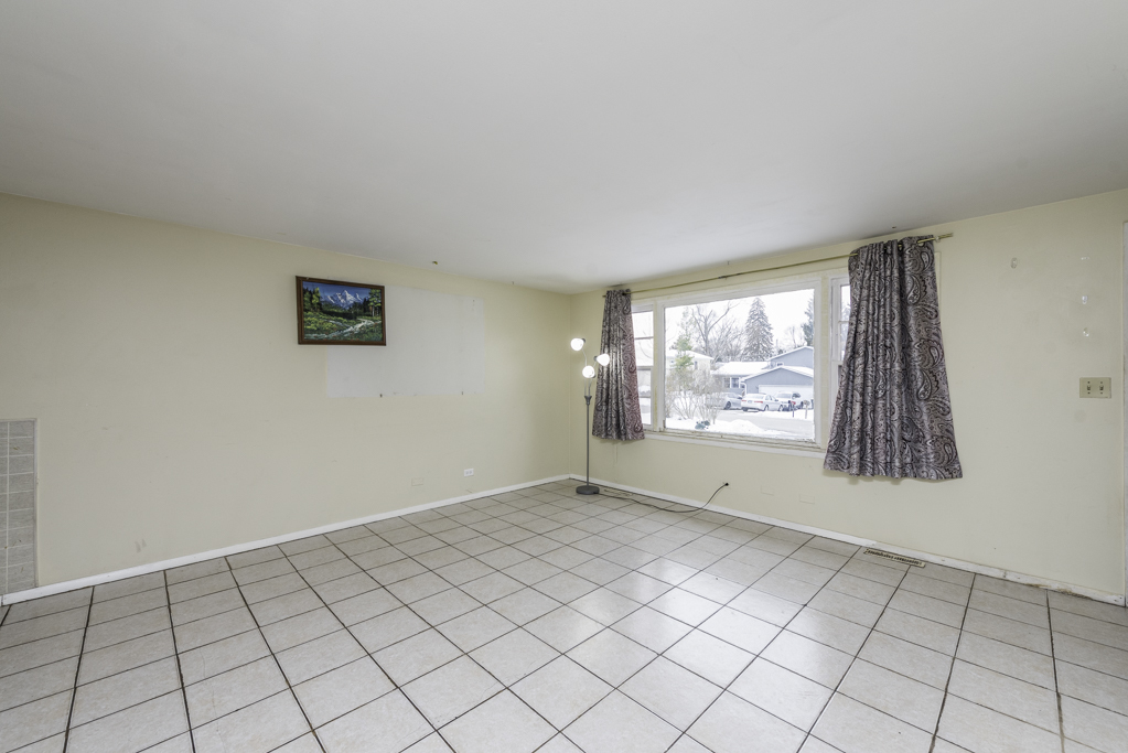 1607 N Channel Drive, Round Lake Beach, IL 60073