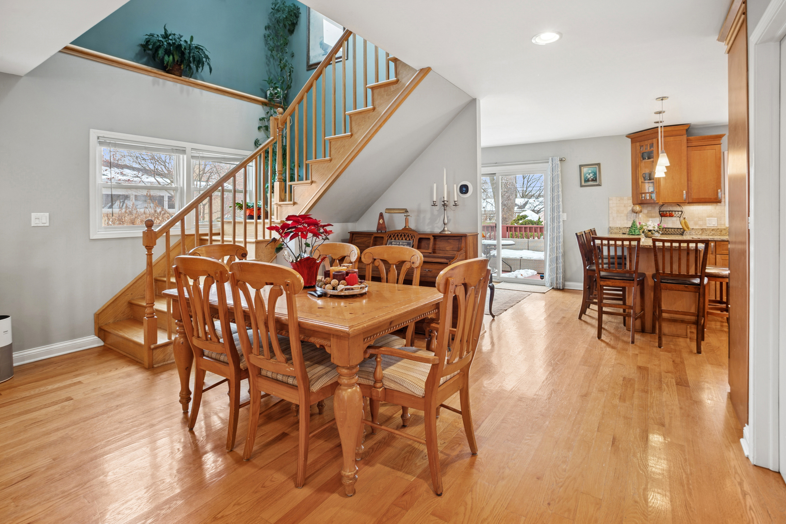 420 Radcliffe Avenue, Des Plaines, IL 60016