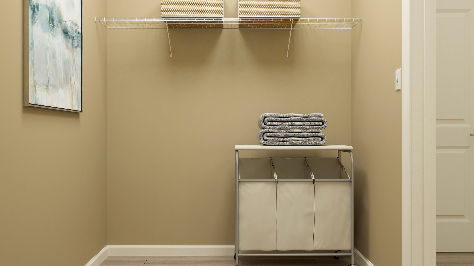 121 Pinehill Street, South Elgin, IL 60177