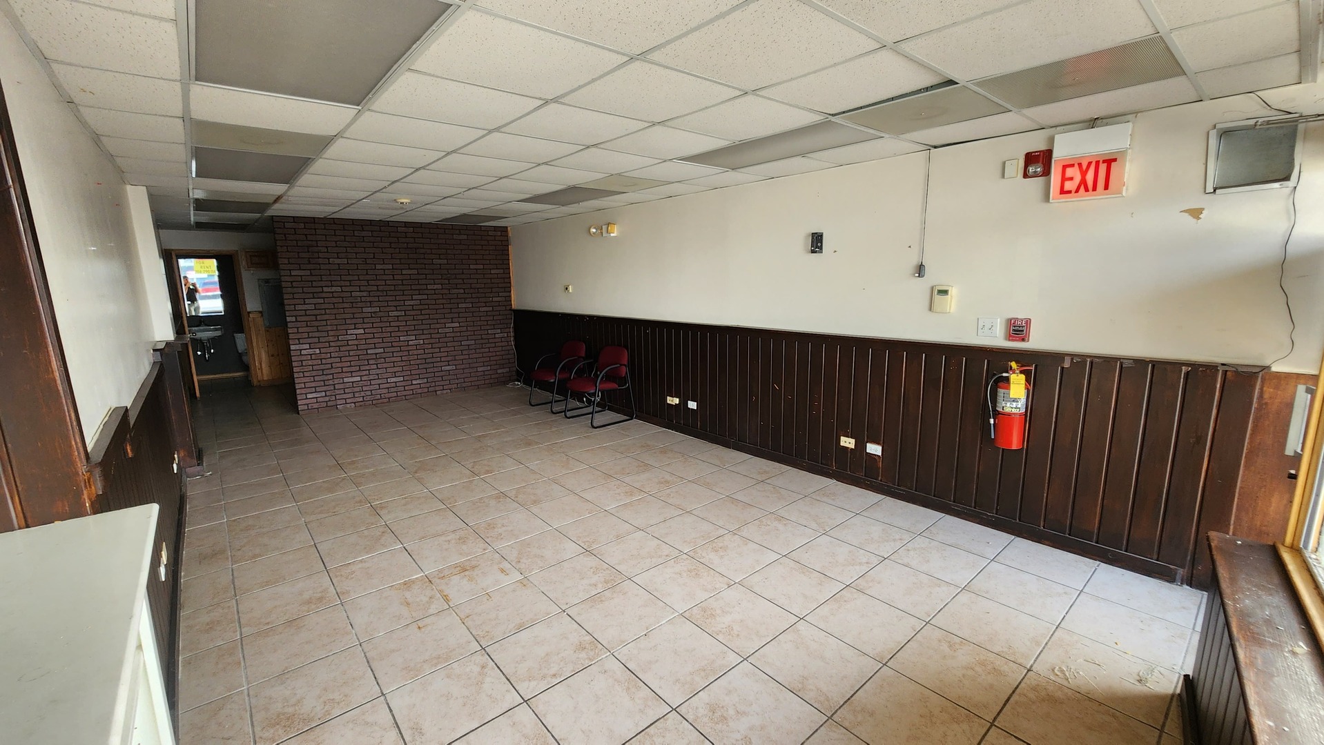 5616 W 79th Street, Burbank, IL 60459