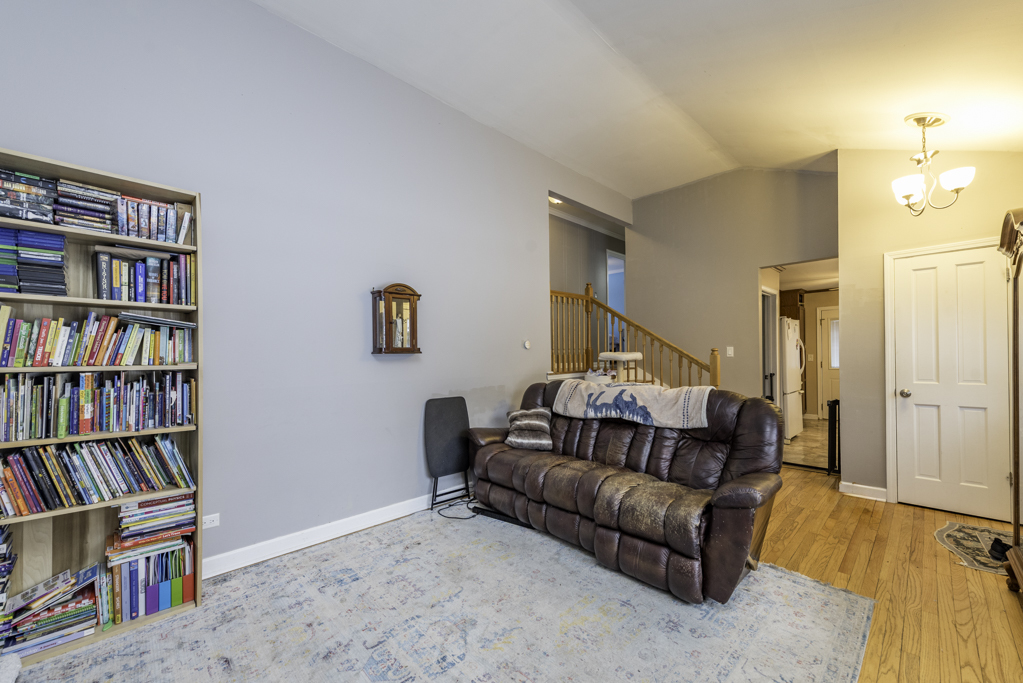 37114 N Shirley Drive, Gurnee, IL 60031