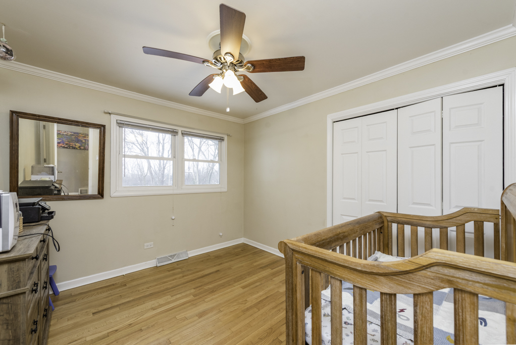 37114 N Shirley Drive, Gurnee, IL 60031