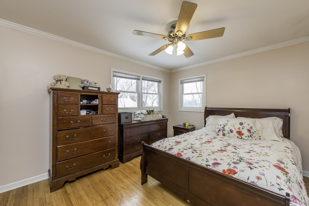 37114 N Shirley Drive, Gurnee, IL 60031