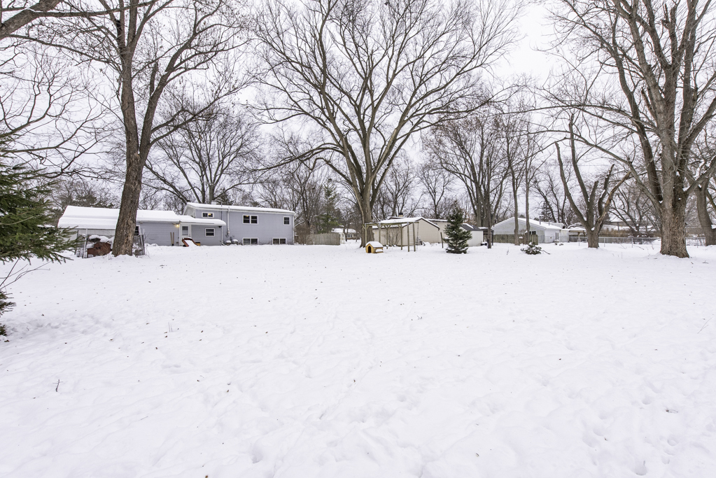 37114 N Shirley Drive, Gurnee, IL 60031