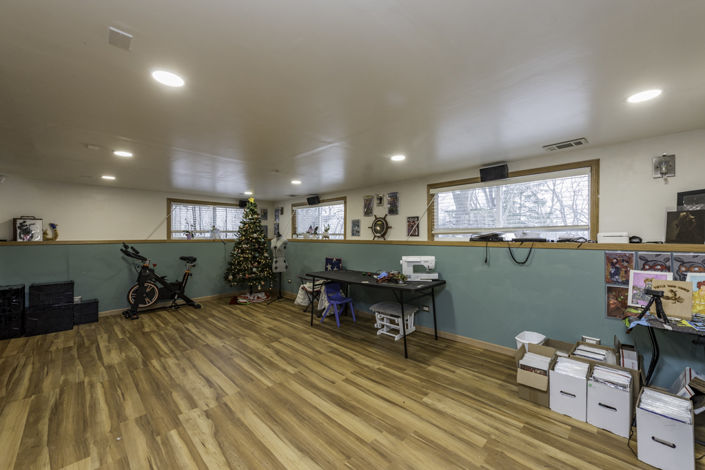 37114 N Shirley Drive, Gurnee, IL 60031