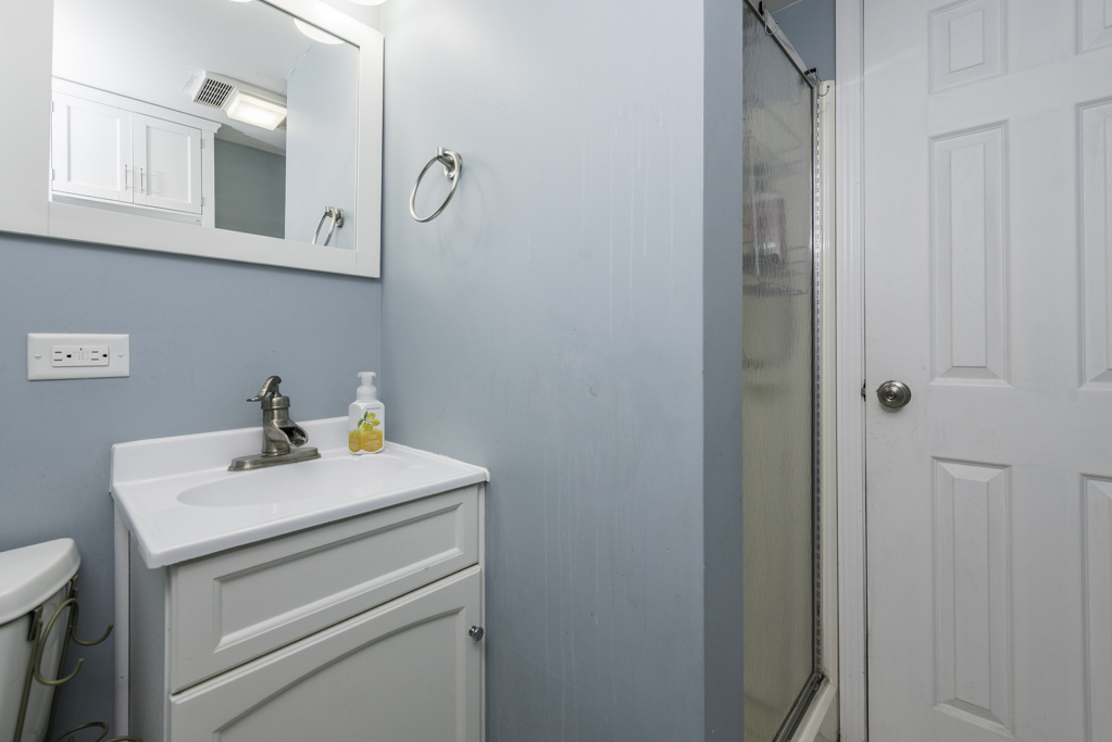 37114 N Shirley Drive, Gurnee, IL 60031