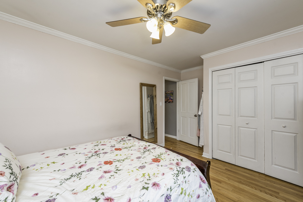 37114 N Shirley Drive, Gurnee, IL 60031