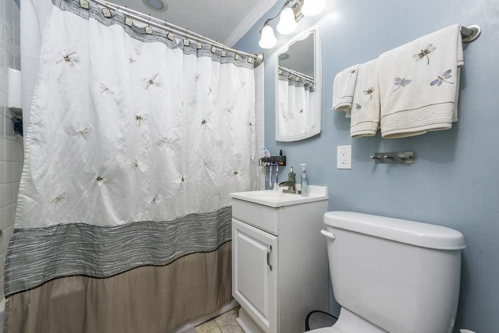 37114 N Shirley Drive, Gurnee, IL 60031