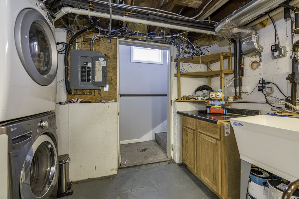 37114 N Shirley Drive, Gurnee, IL 60031