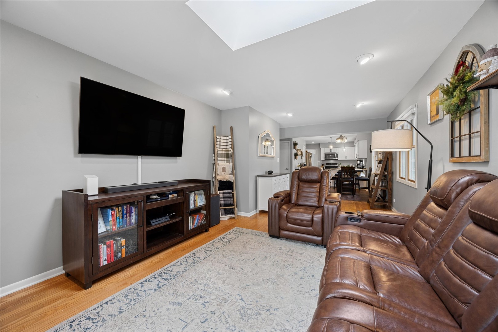 309 N Clinton Avenue, Elmhurst, IL 60126