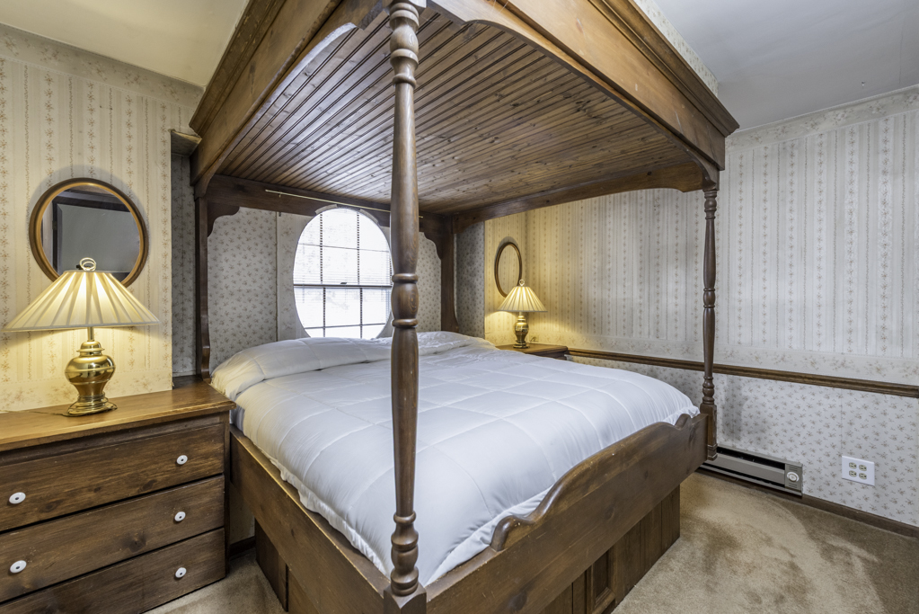 10867 W Beach Road, Beach Park, IL 60087