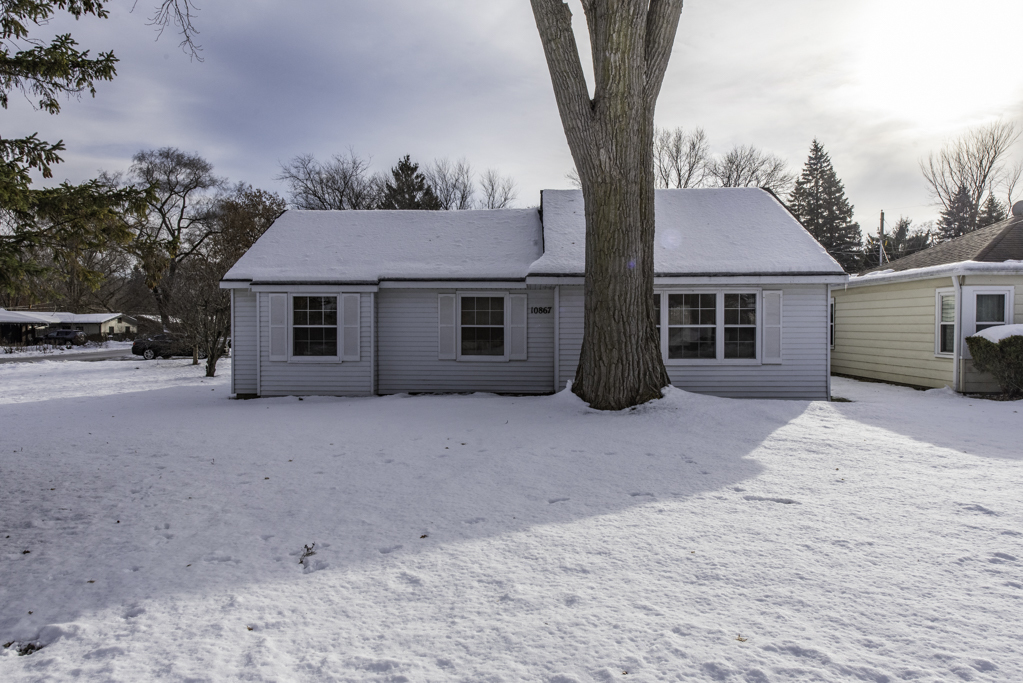 10867 W Beach Road, Beach Park, IL 60087