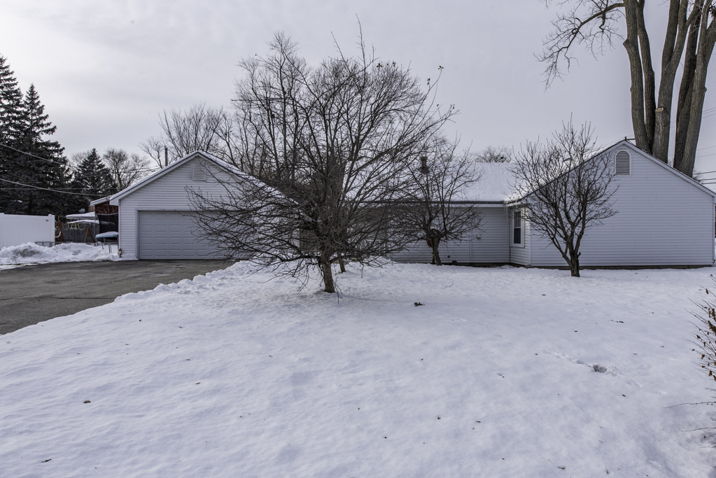 10867 W Beach Road, Beach Park, IL 60087