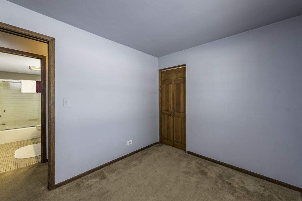 10867 W Beach Road, Beach Park, IL 60087