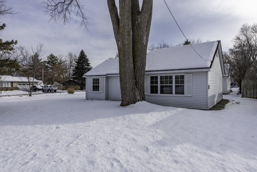 10867 W Beach Road, Beach Park, IL 60087