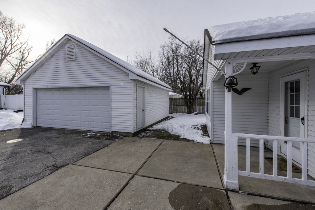 10867 W Beach Road, Beach Park, IL 60087