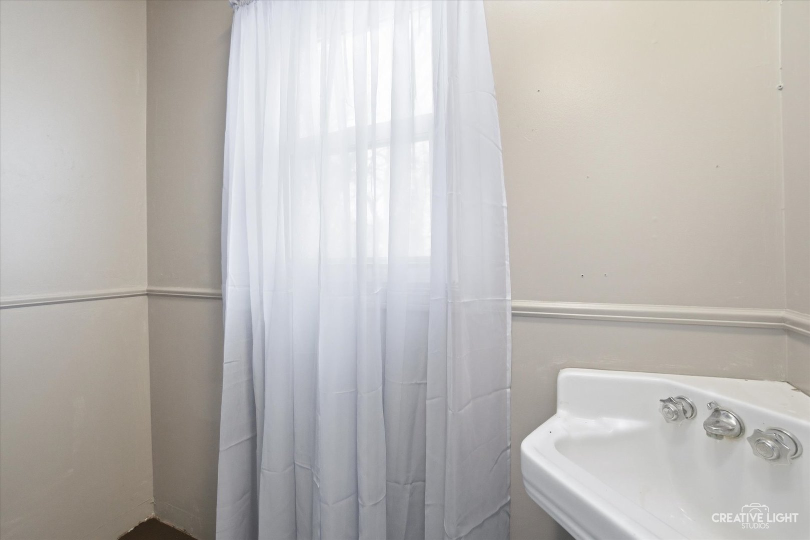 1114 Century Oaks Drive, Elgin, IL 60123