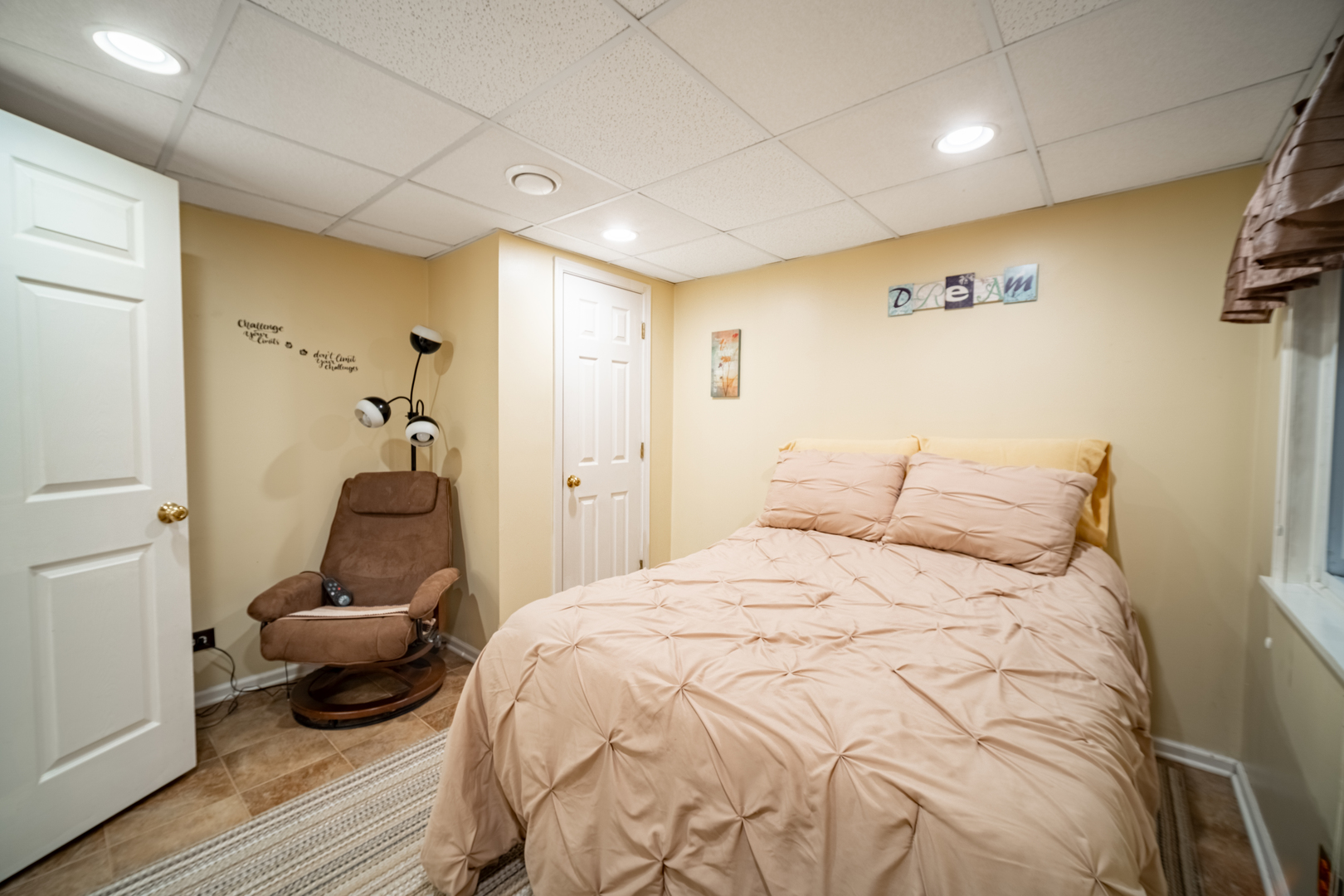 291 Morgan Valley Drive, Oswego, IL 60543