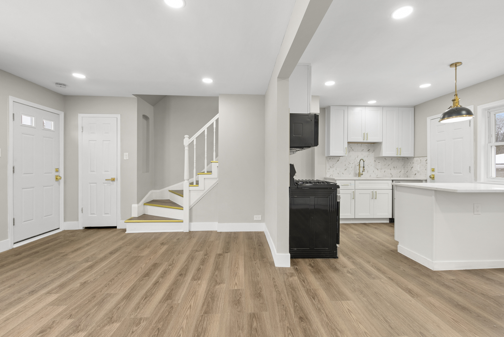 9534 S Euclid Avenue, Chicago, IL 60617