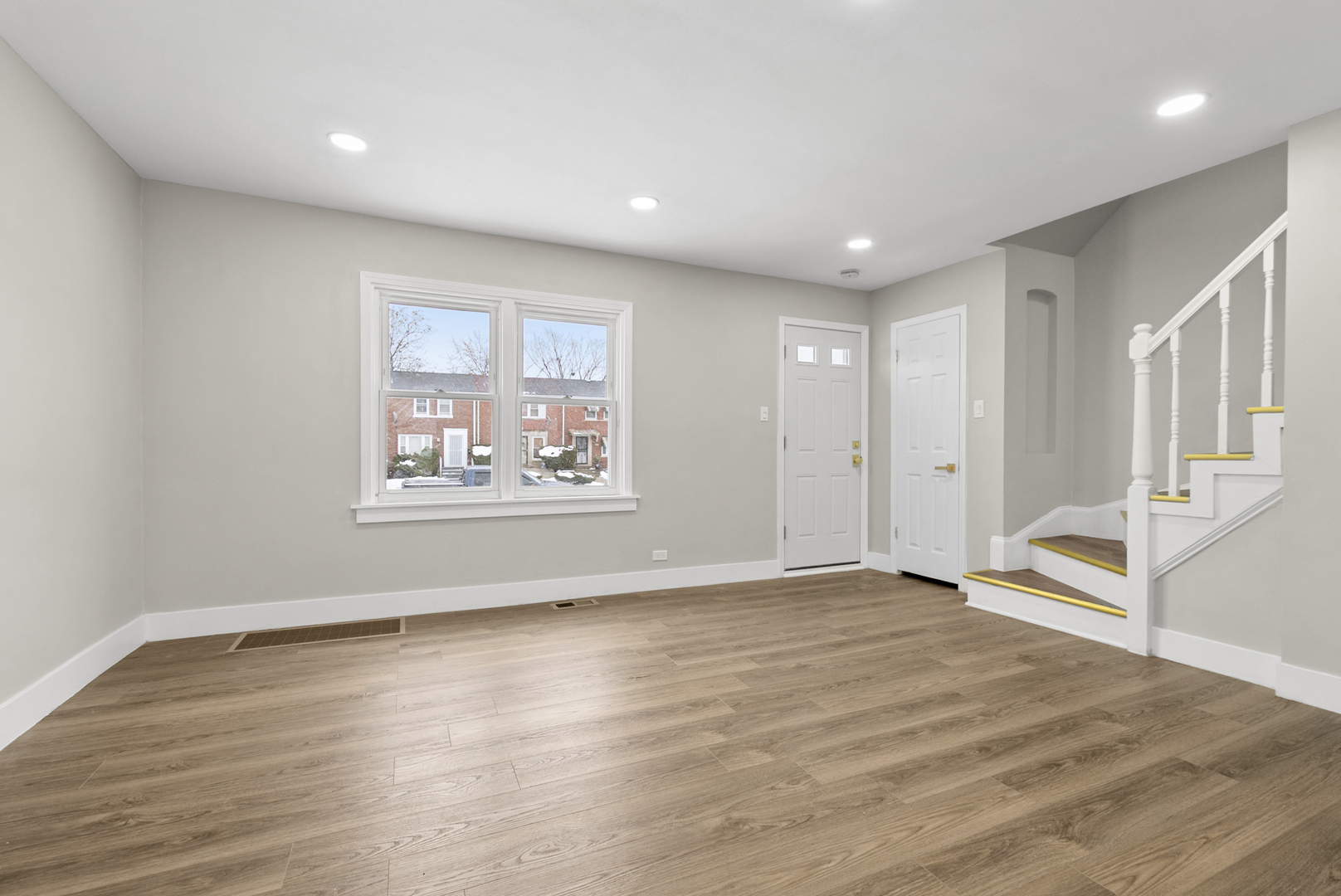 9534 S Euclid Avenue, Chicago, IL 60617