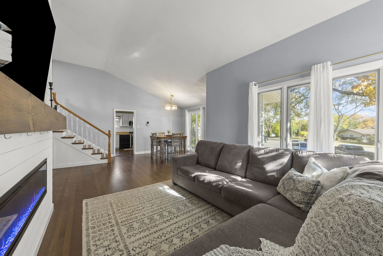 5924 Carpenter Street, Downers Grove, IL 60516