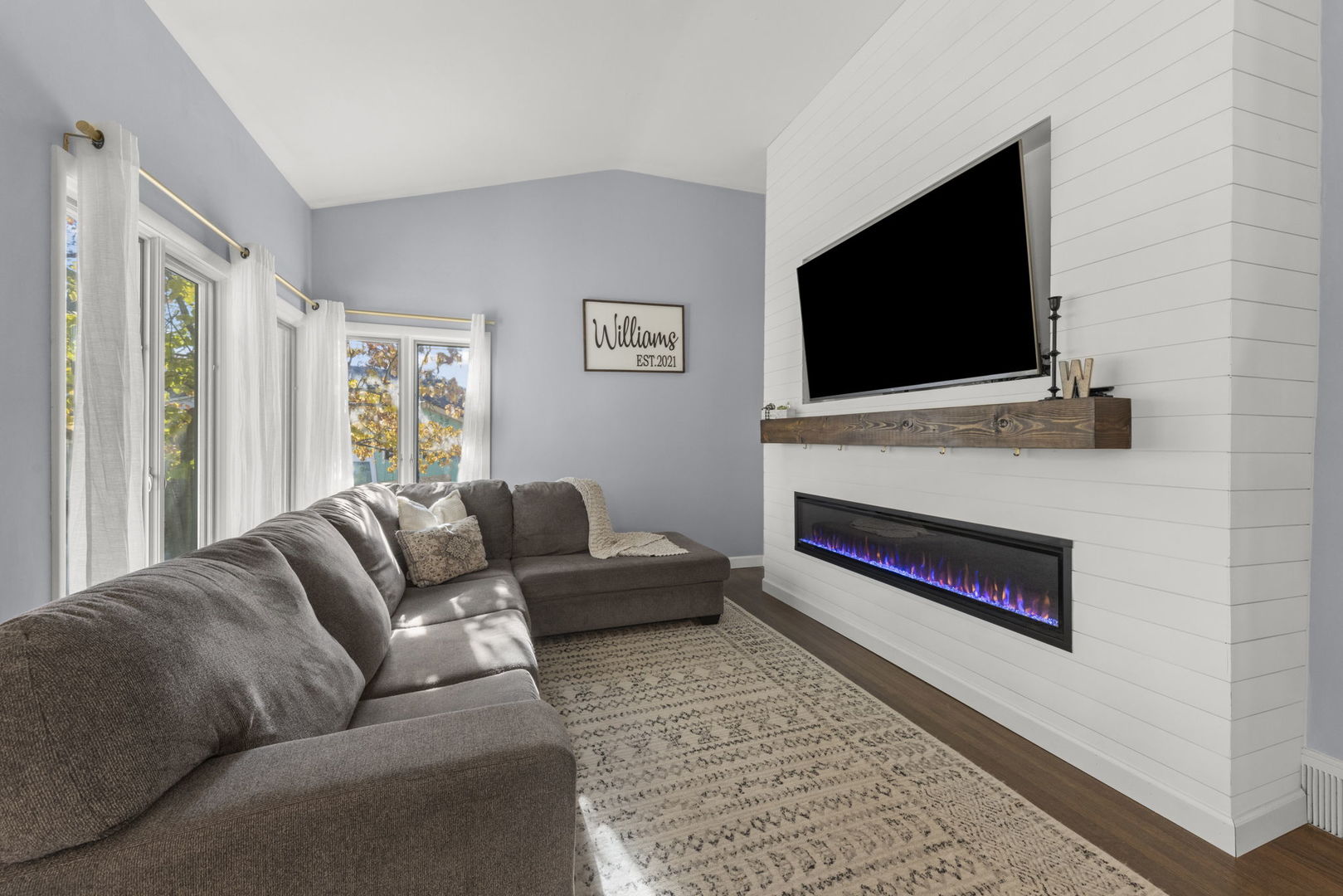 5924 Carpenter Street, Downers Grove, IL 60516