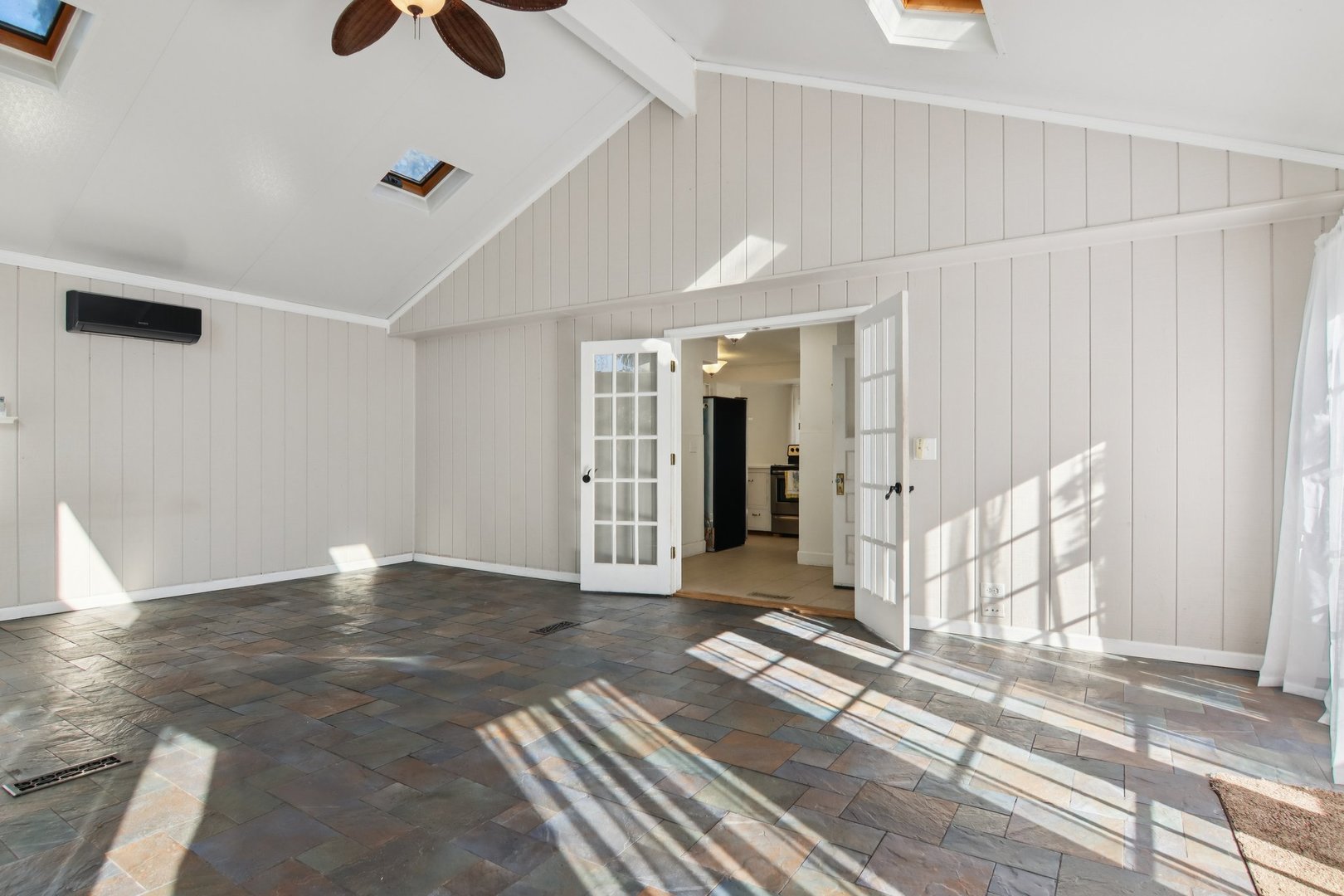 390 N Garfield Boulevard, Grayslake, IL 60030