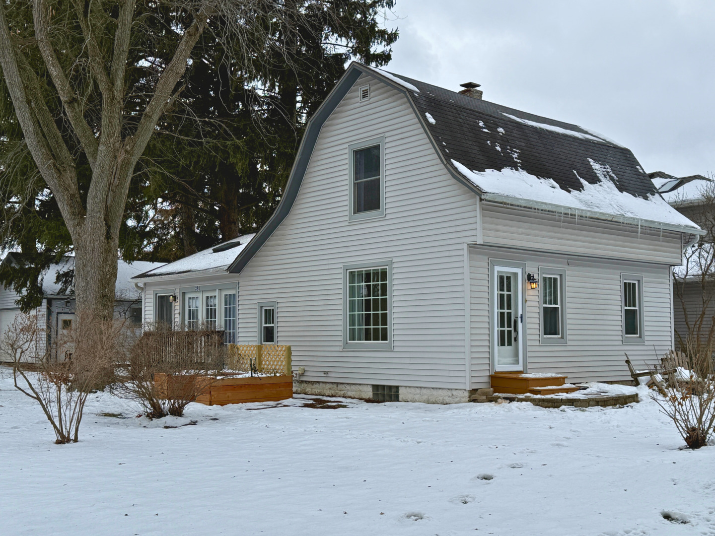 390 N Garfield Boulevard, Grayslake, IL 60030