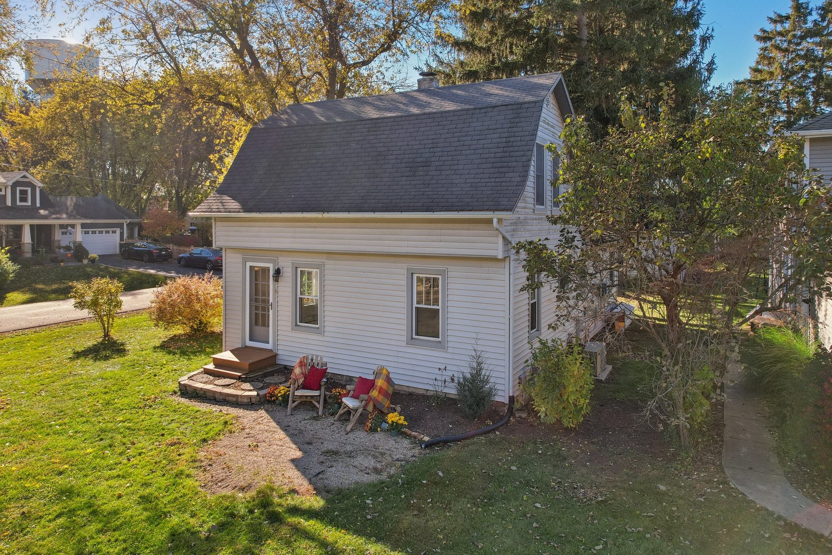 390 N Garfield Boulevard, Grayslake, IL 60030