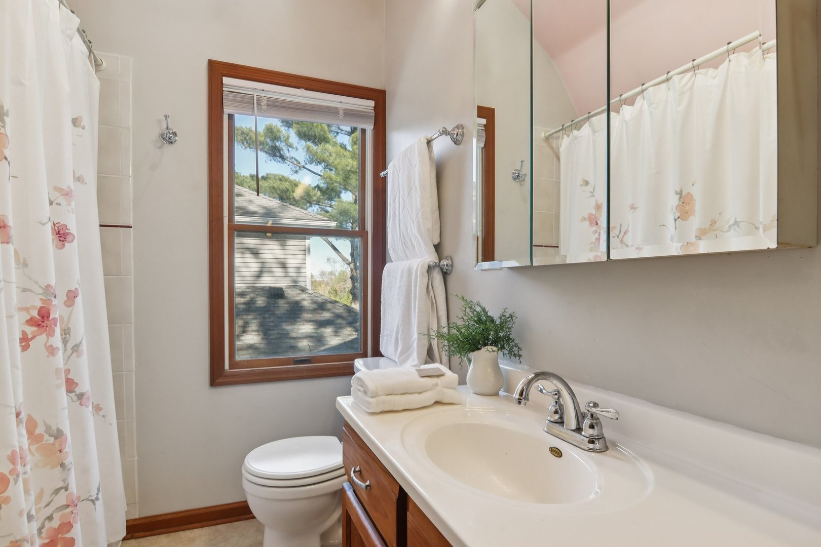 390 N Garfield Boulevard, Grayslake, IL 60030