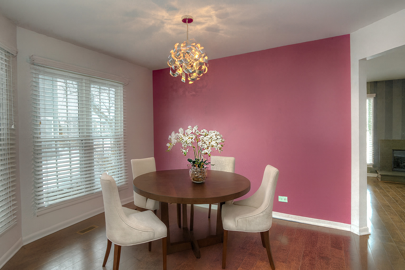 1080 Ridgefield Circle, Carol Stream, IL 60188