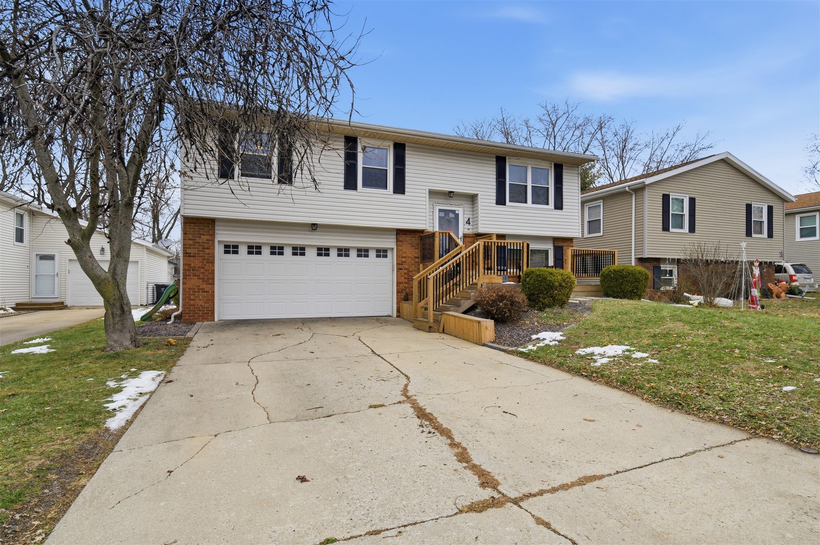 4 Siesta Court, Bloomington, IL 61704