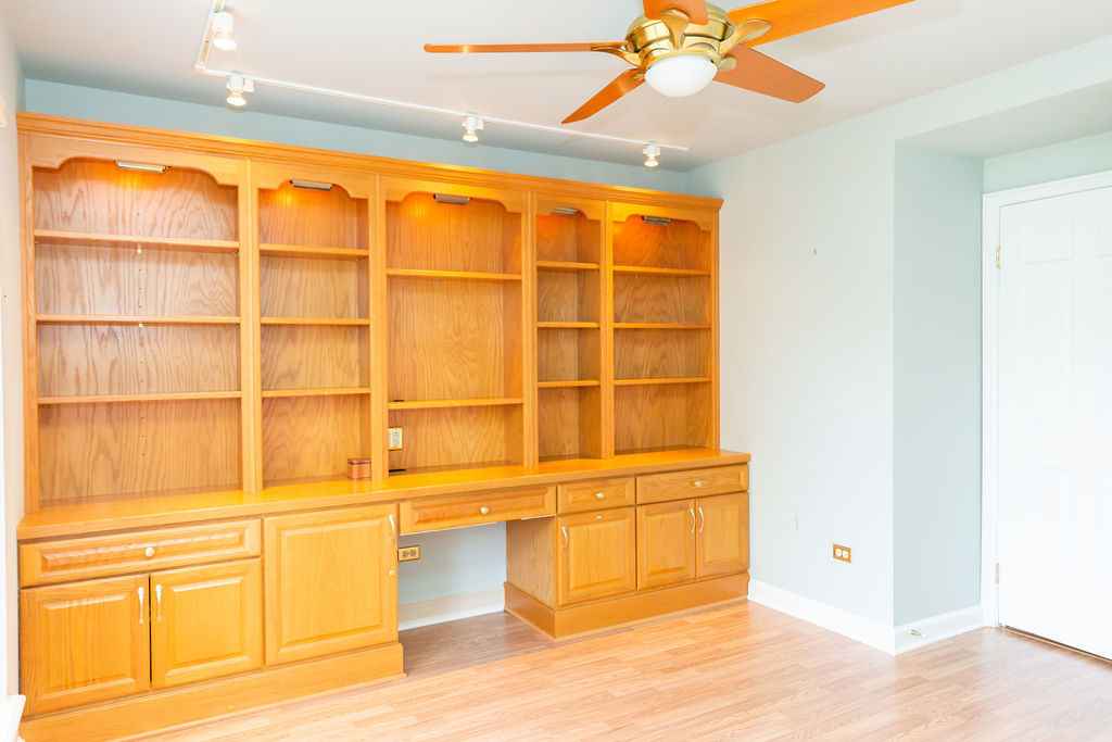 3427 VOLLMER Road #209, Flossmoor, IL 60422